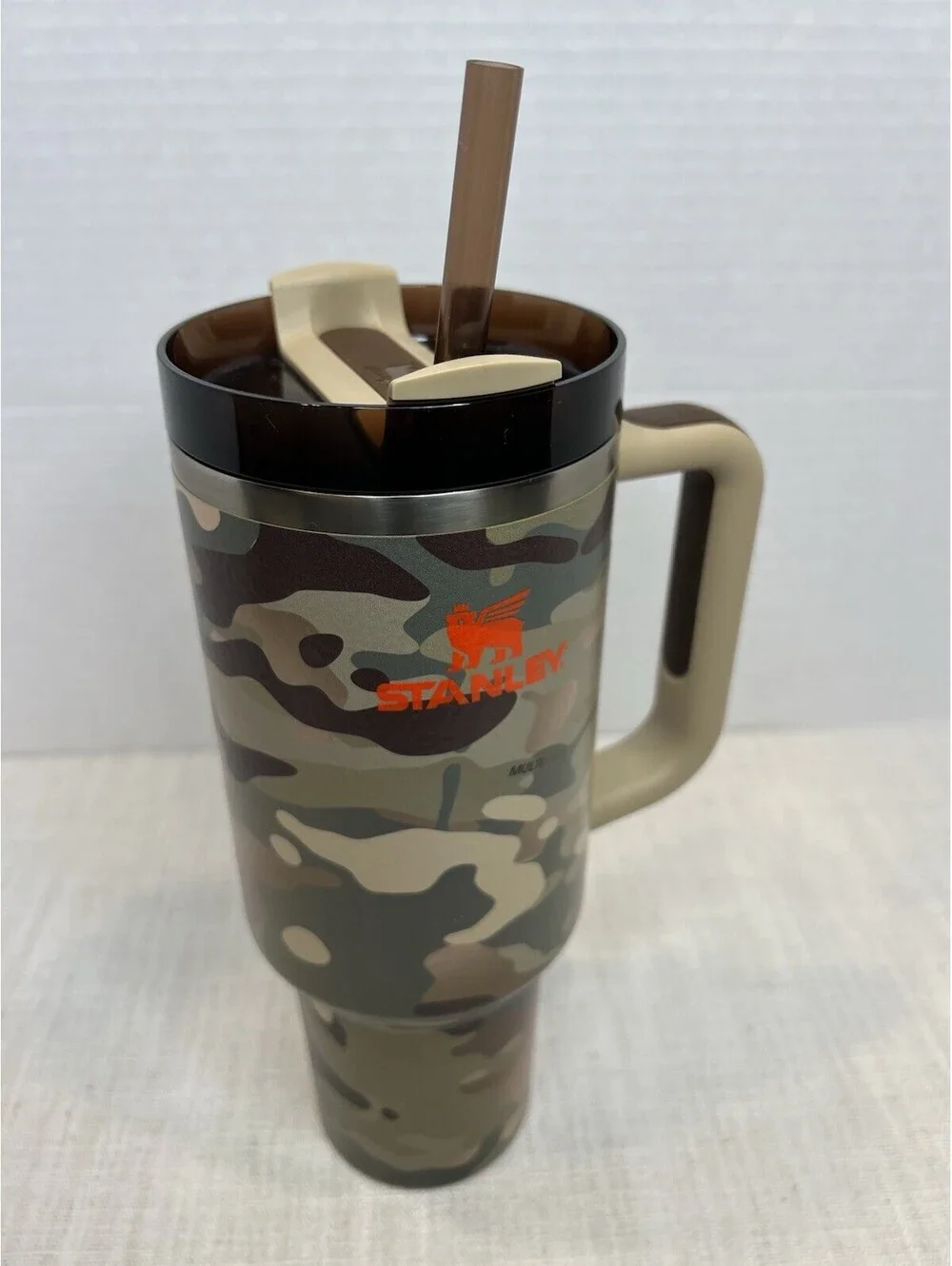 Stanley x Posty Co Quencher H2.0 FlowState 40 oz Camo w/ Handle Lid Straw